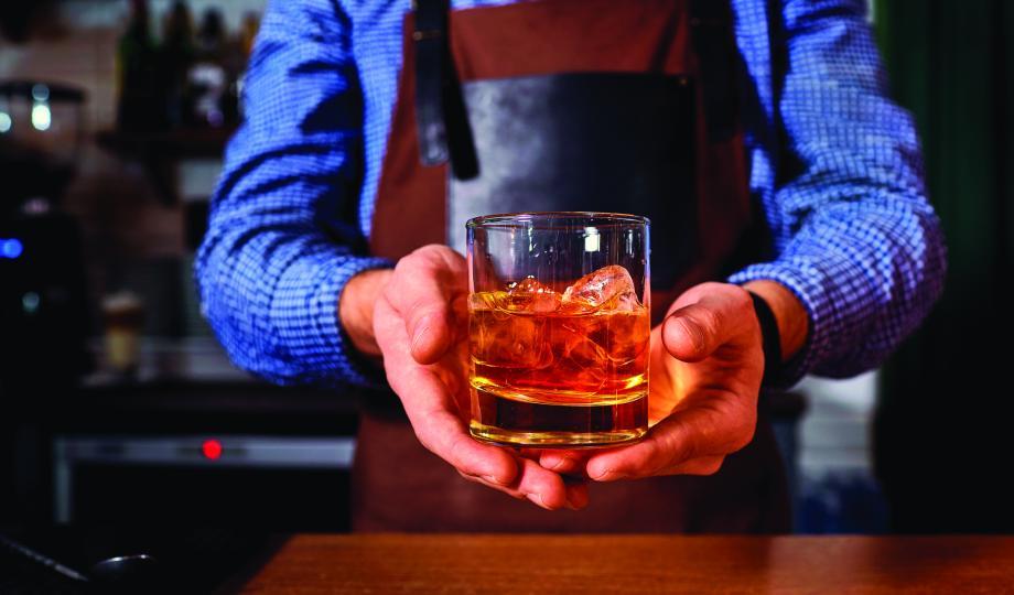 Whisky vs Whiskey : Quelle est la différence  ?